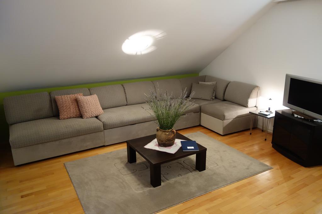 Apartment Beks โพสโตยนา ภายนอก รูปภาพ
